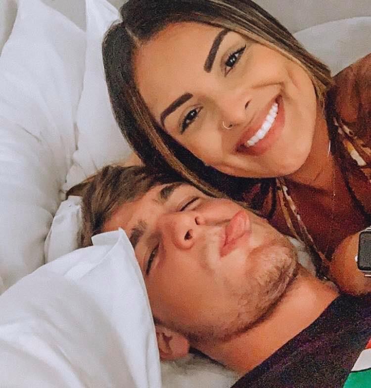 Youtuber Thayane Lima e tenista Thiago Wild